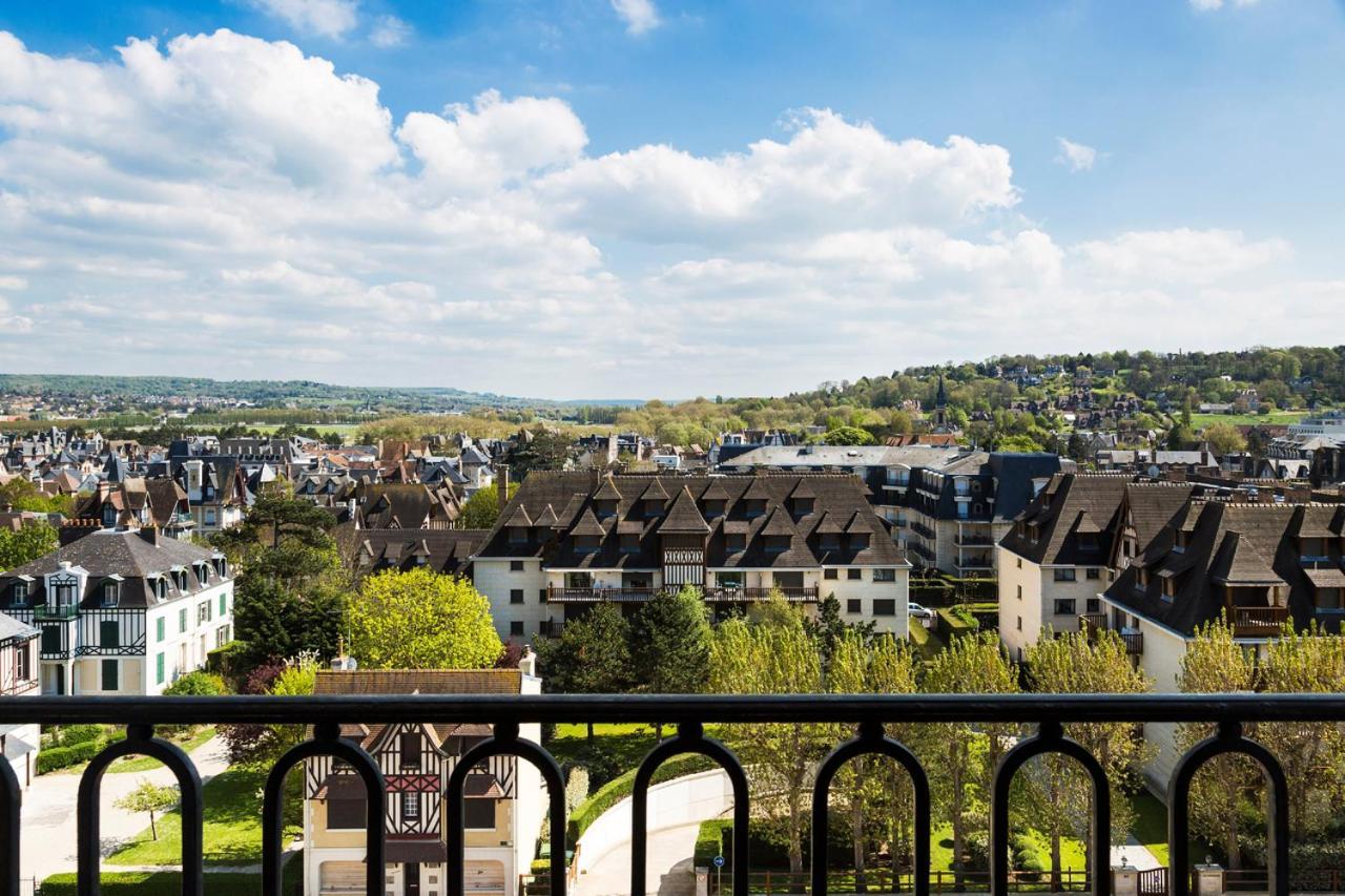 Hotel Barriere Le Royal Deauville Exterior photo