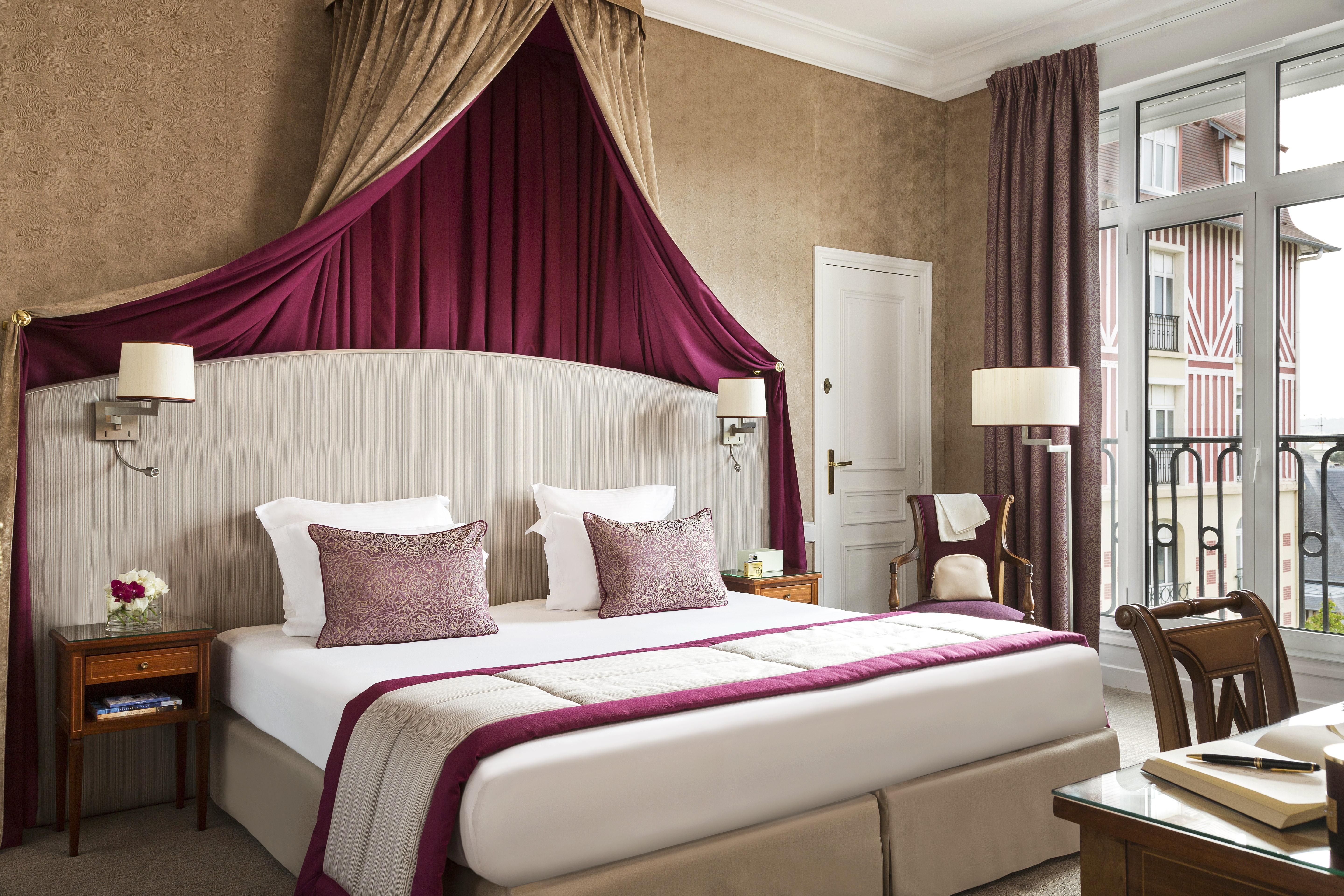 Hotel Barriere Le Royal Deauville Exterior photo