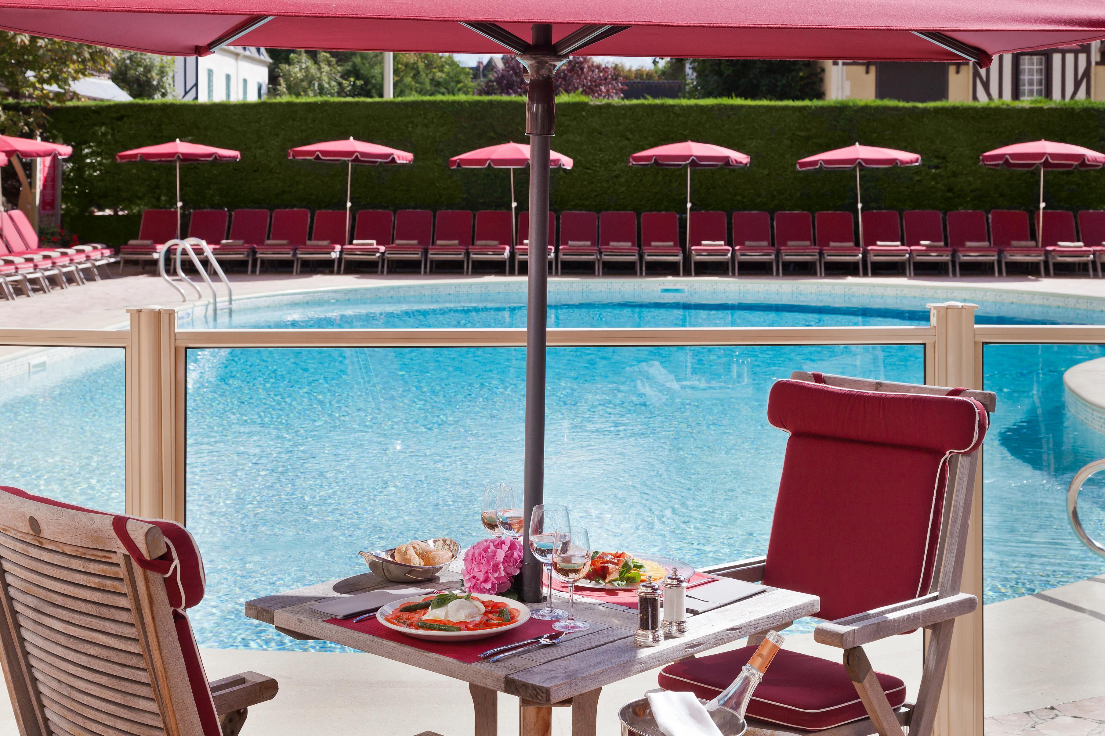 Hotel Barriere Le Royal Deauville Exterior photo