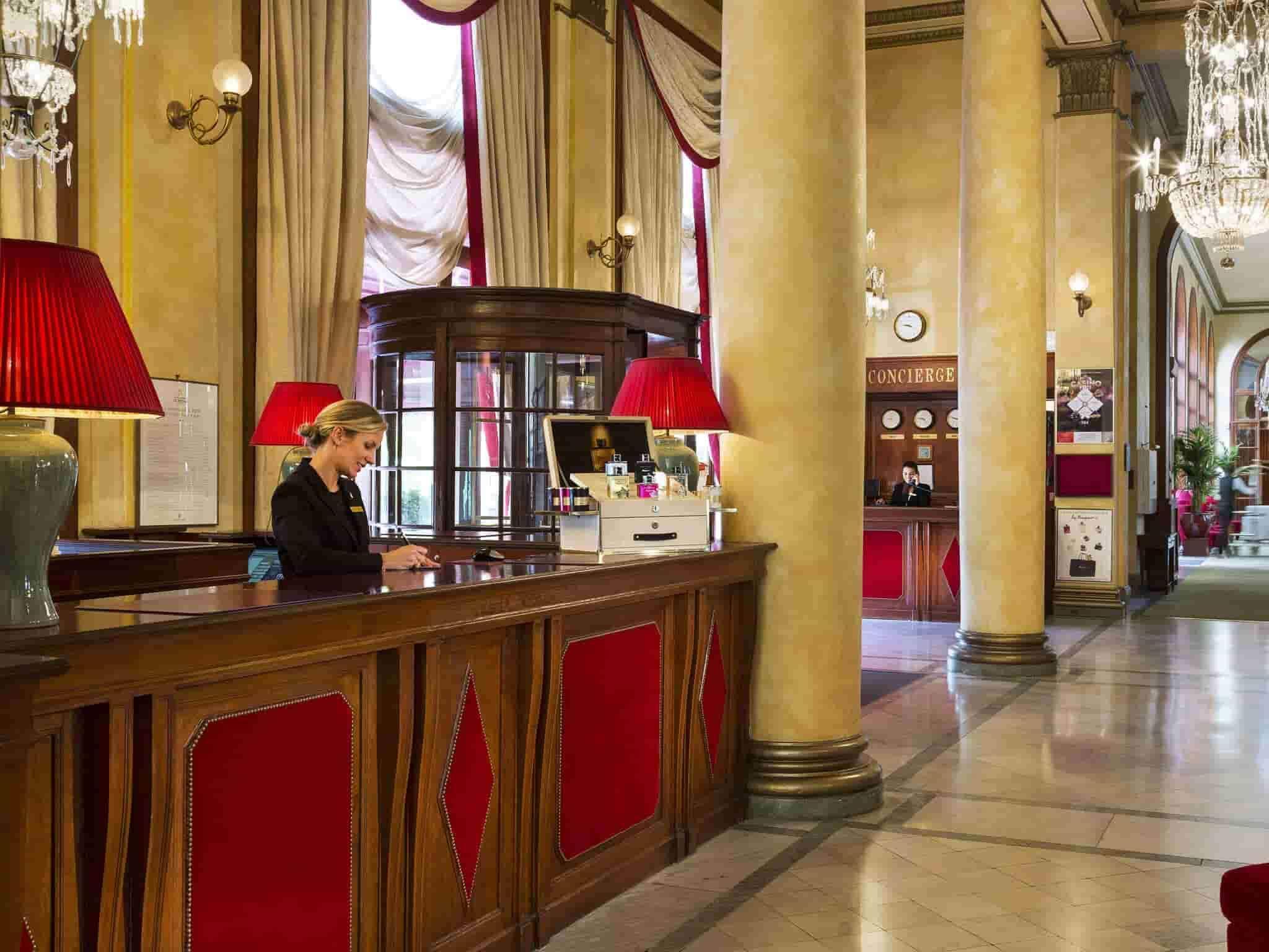 Hotel Barriere Le Royal Deauville Exterior photo