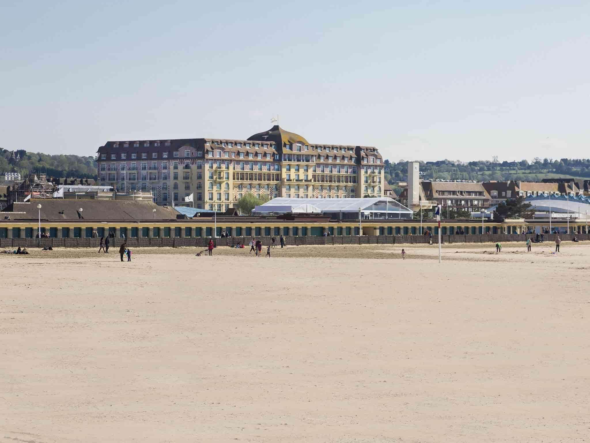 Hotel Barriere Le Royal Deauville Exterior photo