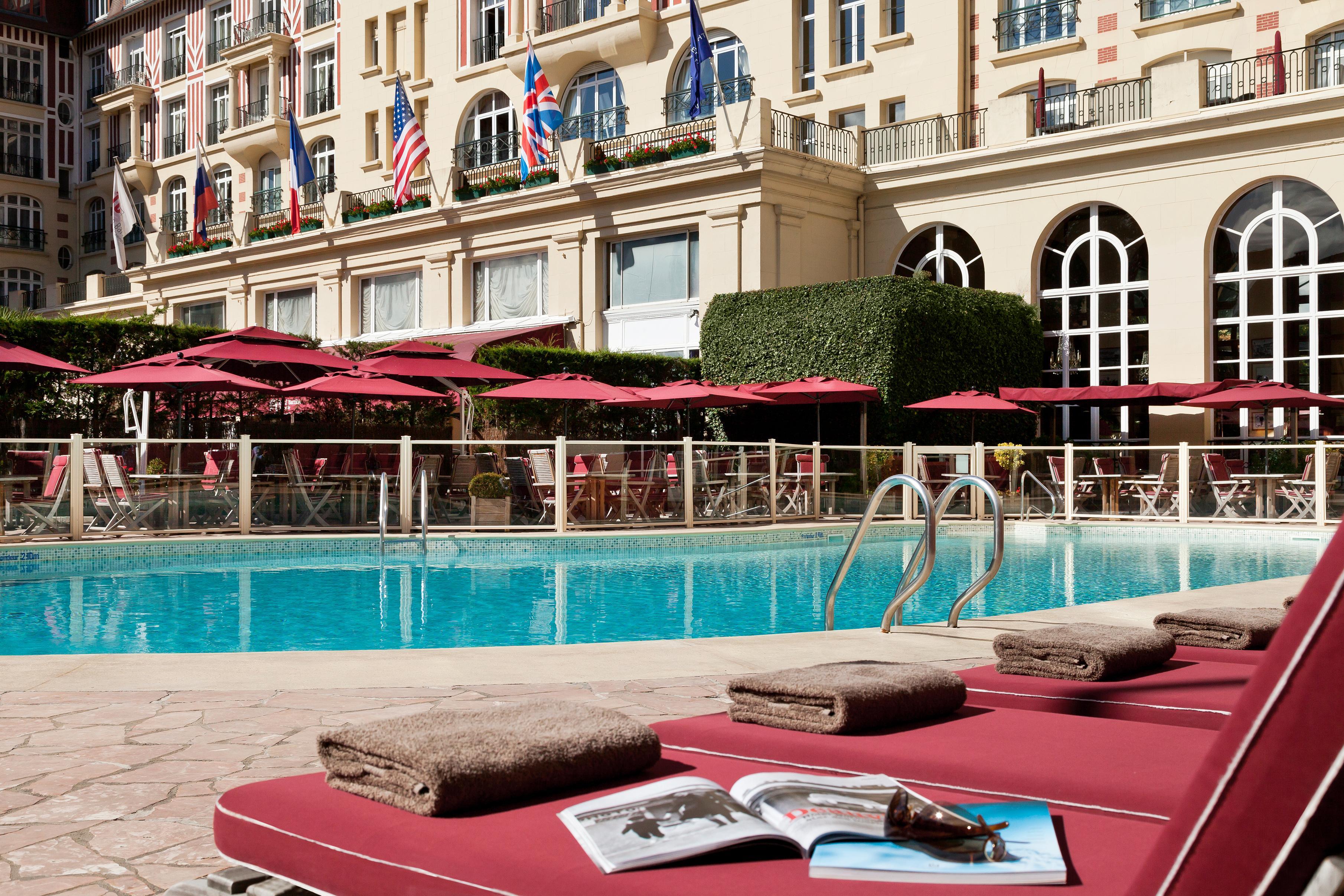 Hotel Barriere Le Royal Deauville Exterior photo