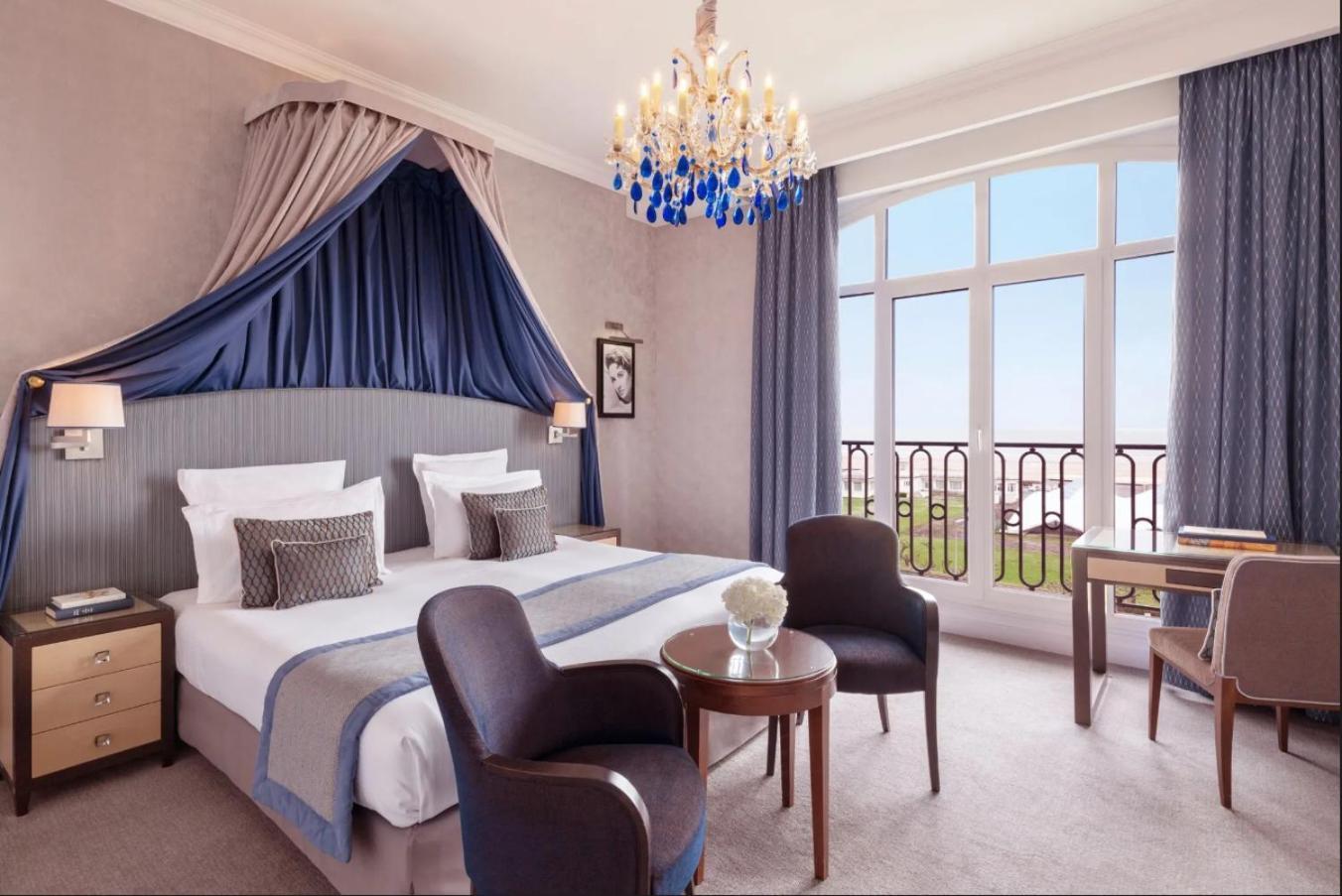Hotel Barriere Le Royal Deauville Exterior photo