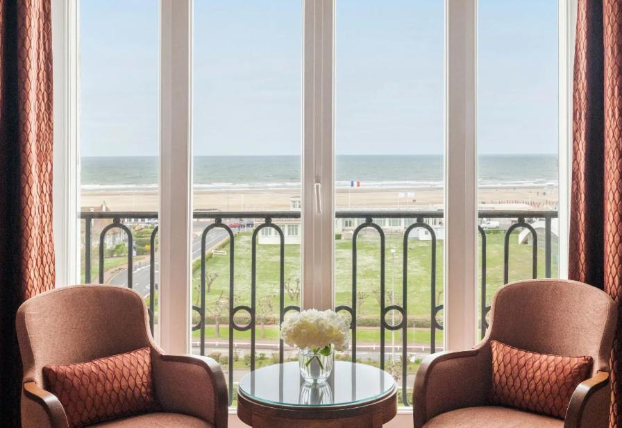 Hotel Barriere Le Royal Deauville Exterior photo