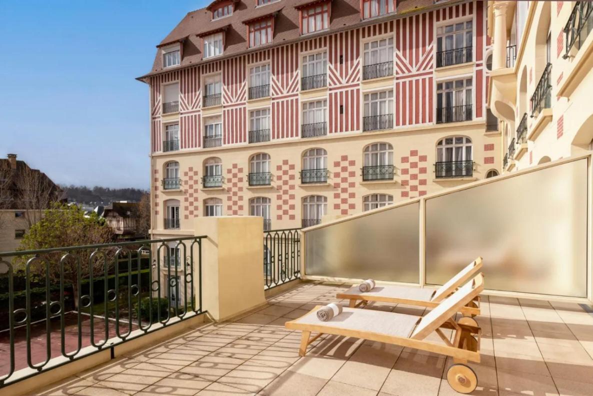 Hotel Barriere Le Royal Deauville Exterior photo