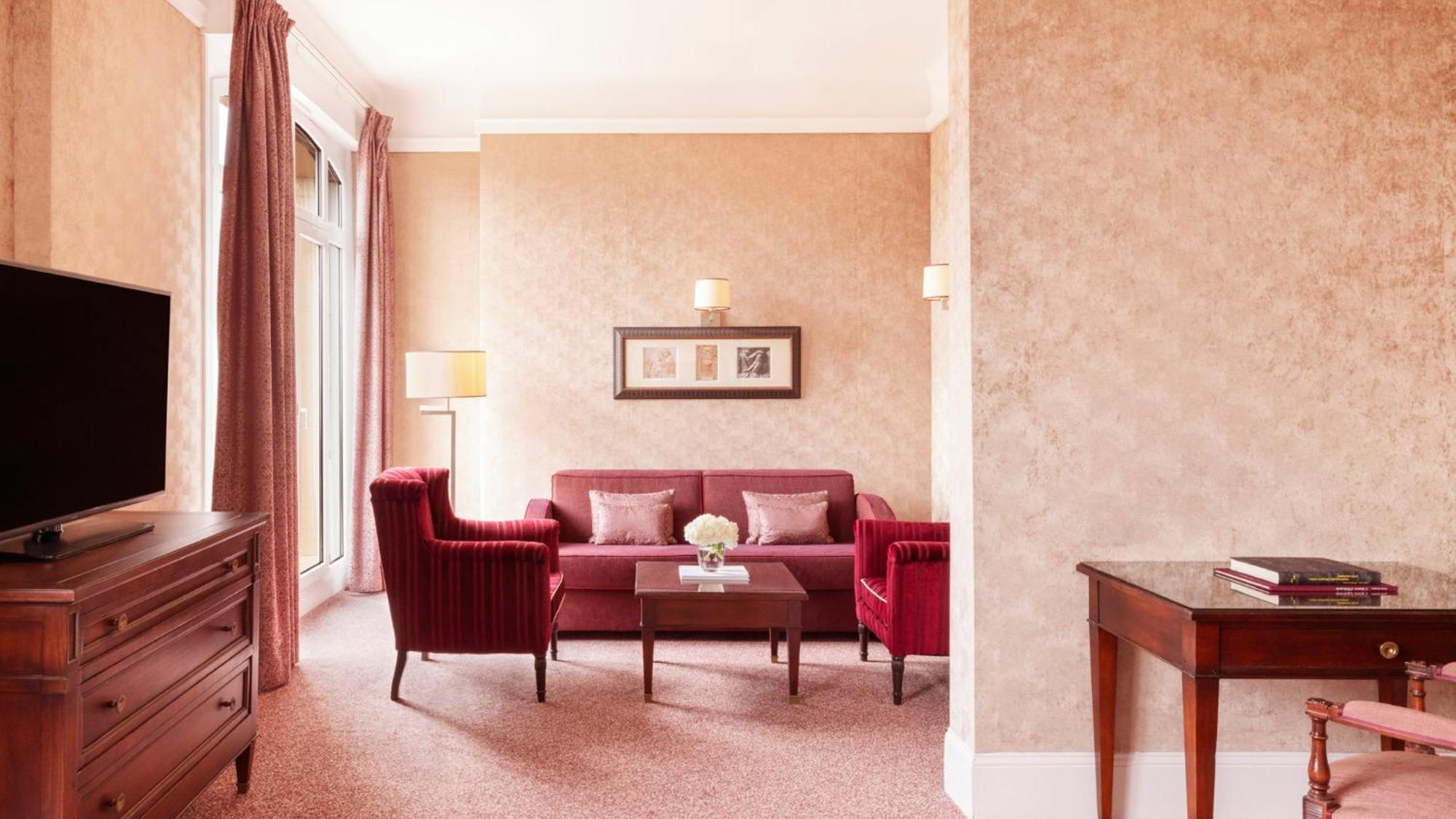 Hotel Barriere Le Royal Deauville Exterior photo